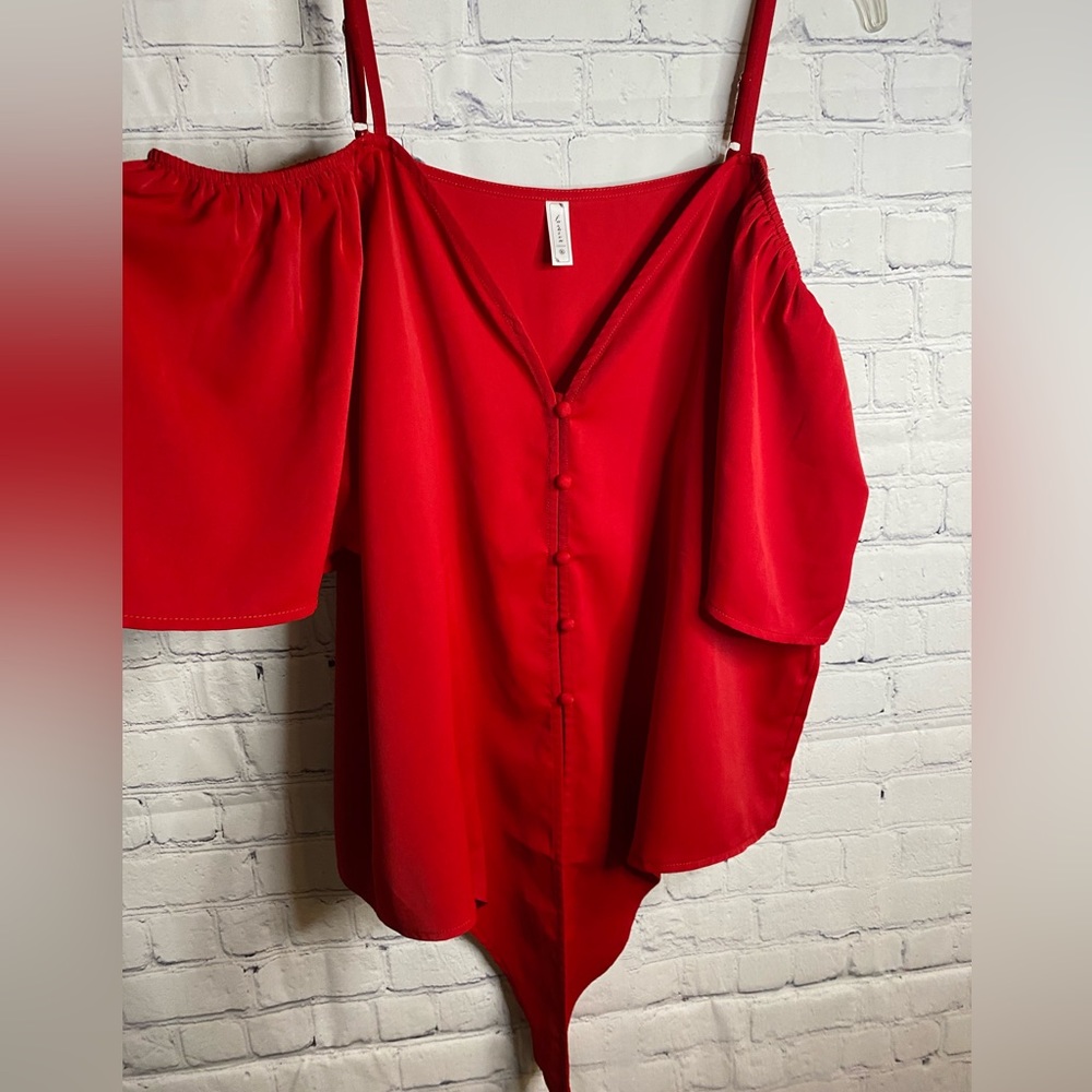 Fashion collection open shoulder front tie red blouse. Size XL